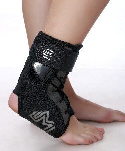 D10 ANKLE BRACE LACE UP - LARGE